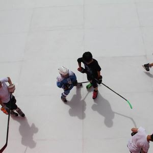 Syntetický hokejový kluziště