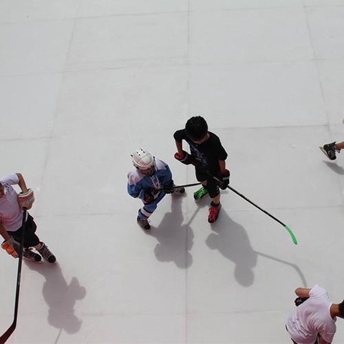 Syntetický hokejový kluziště